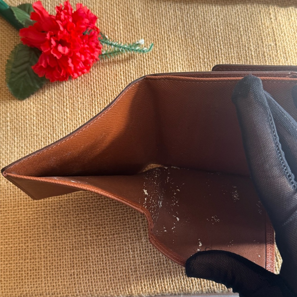 Louis Vuitton Monogram Wallet - Picture 6 of 7